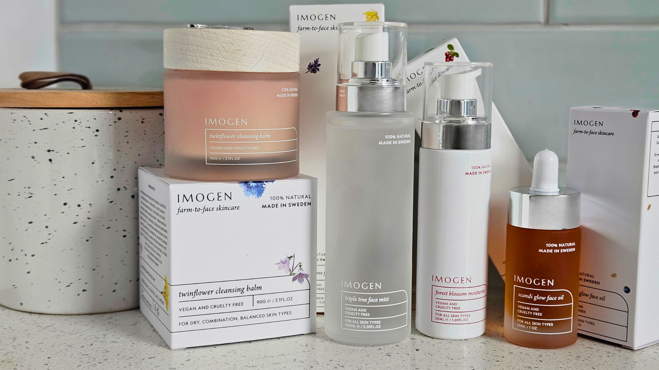 How to Layer Skincare Products: Face Oil, Mist, and Moisturiser — In t